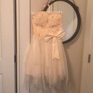 Cream colored dress. Size small